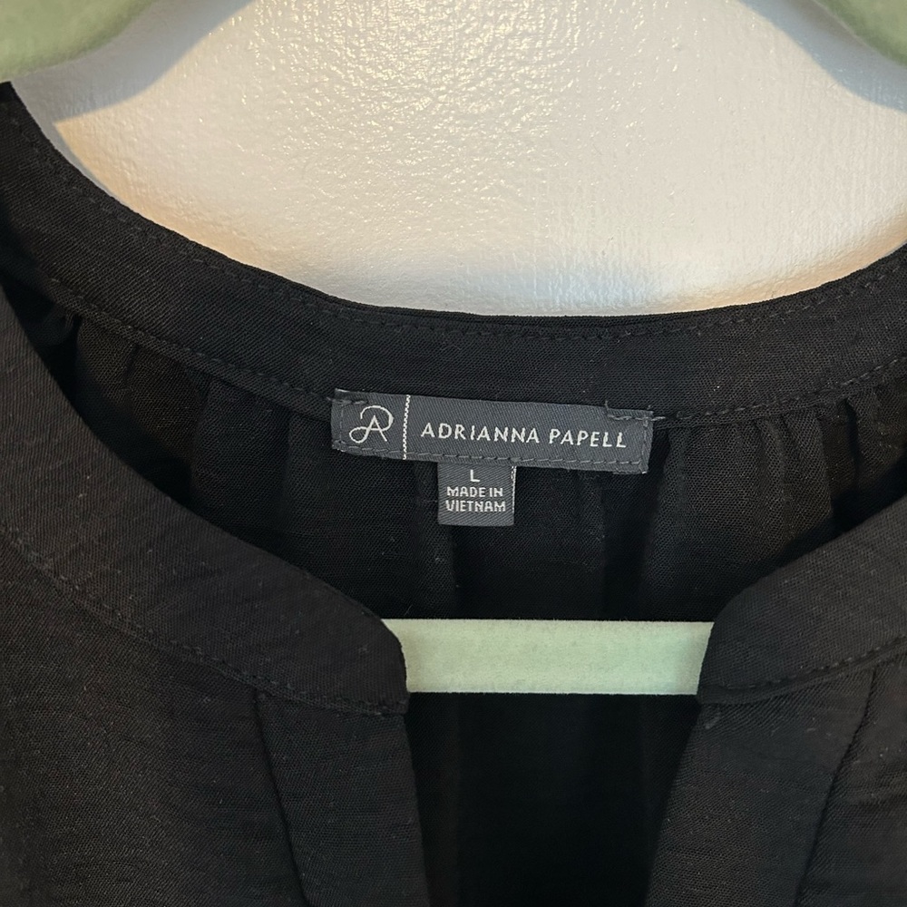 Adrianna Papell Black Ruffle Sleeve Top. Size large - Picture 2 of 6